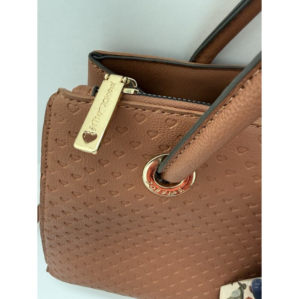 Betsy Johnson Medium Brown Heart Imprinted Tote Bag With Coin Pouch & Scarf - Picture 4 of 7